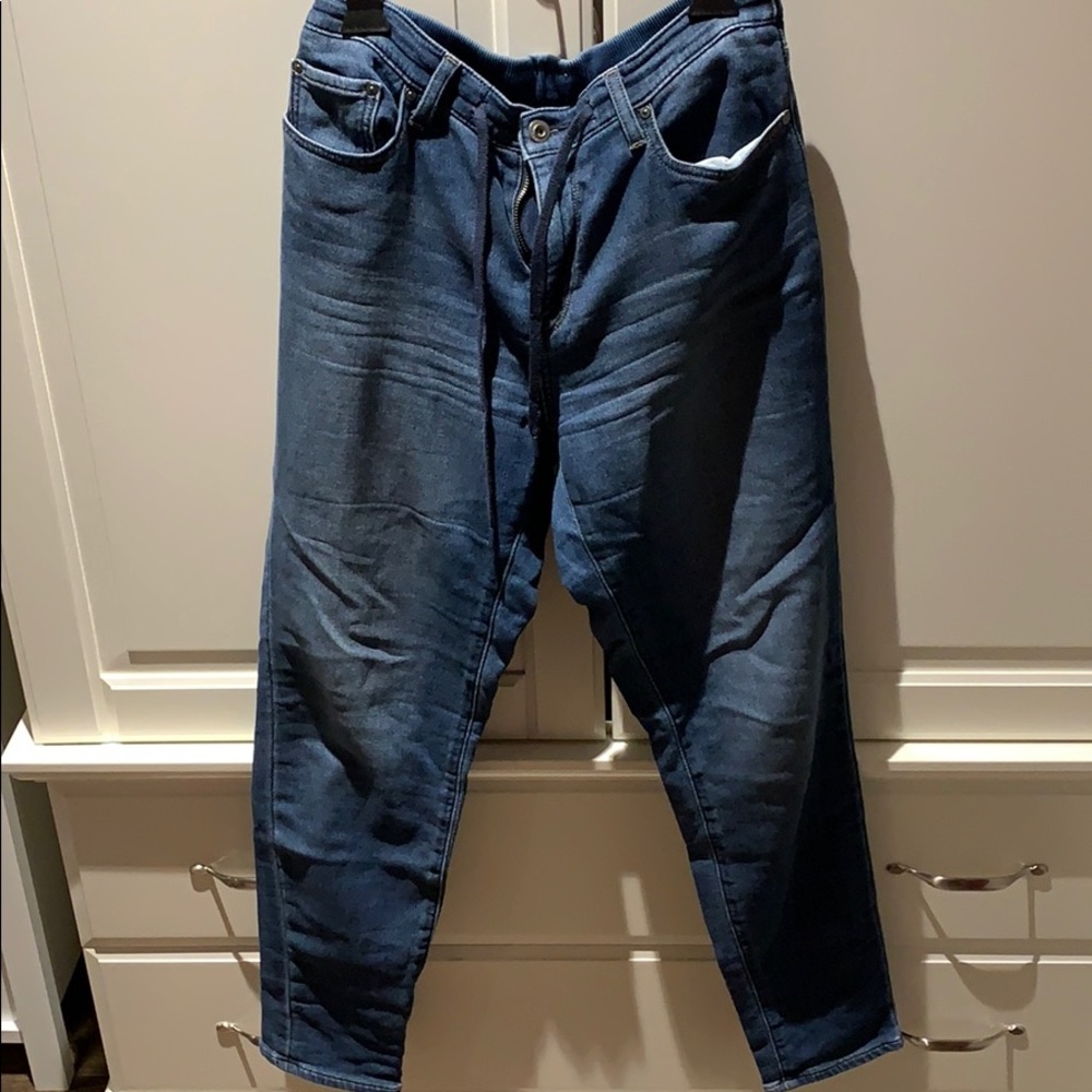 Uniqlo stretchy jean